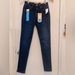 BNWT High rise push up skinny jeans